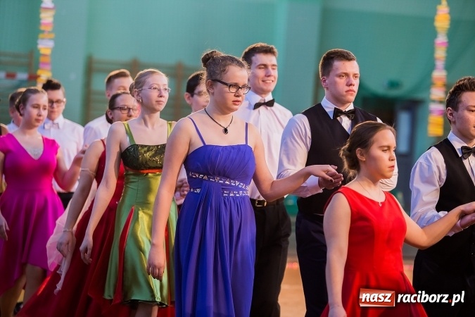 Zdjęcie w galerii na portalu naszraciborz.pl: Karnawałowa Rewia Tańca w Arenie Rafako wiadomości z regionu