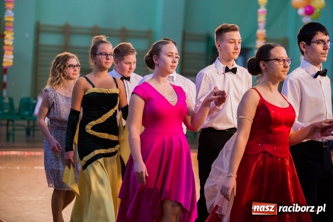 Zdjęcie w galerii na portalu naszraciborz.pl: Karnawałowa Rewia Tańca w Arenie Rafako wiadomości z regionu