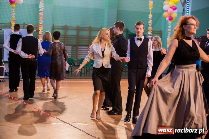 Zdjęcie w galerii na portalu naszraciborz.pl: Karnawałowa Rewia Tańca w Arenie Rafako wiadomości z regionu