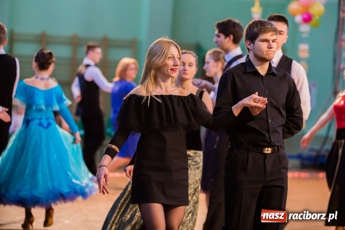 Zdjęcie w galerii na portalu naszraciborz.pl: Karnawałowa Rewia Tańca w Arenie Rafako wiadomości z regionu
