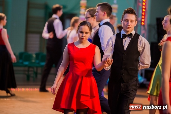 Zdjęcie w galerii na portalu naszraciborz.pl: Karnawałowa Rewia Tańca w Arenie Rafako wiadomości z regionu