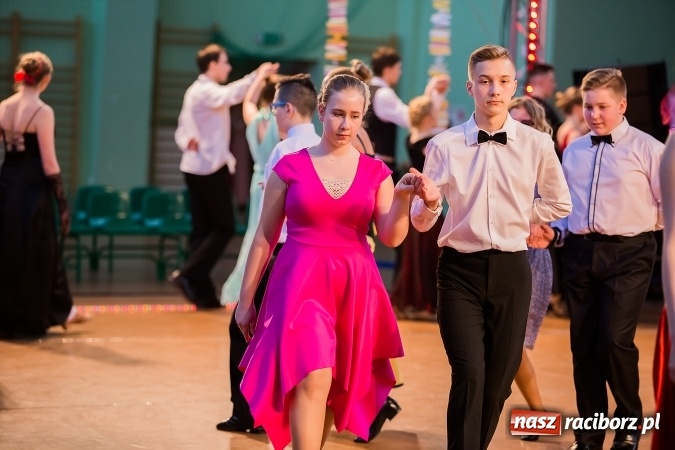 Zdjęcie w galerii na portalu naszraciborz.pl: Karnawałowa Rewia Tańca w Arenie Rafako wiadomości z regionu