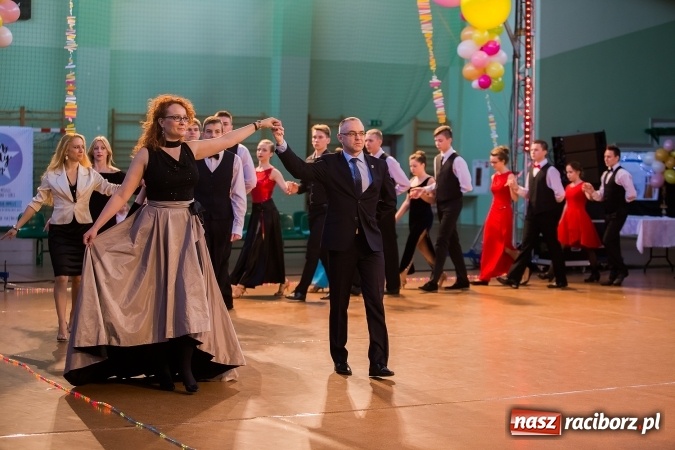 Zdjęcie w galerii na portalu naszraciborz.pl: Karnawałowa Rewia Tańca w Arenie Rafako wiadomości z regionu