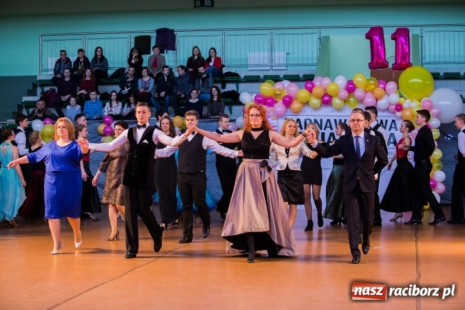 Zdjęcie w galerii na portalu naszraciborz.pl: Karnawałowa Rewia Tańca w Arenie Rafako wiadomości z regionu