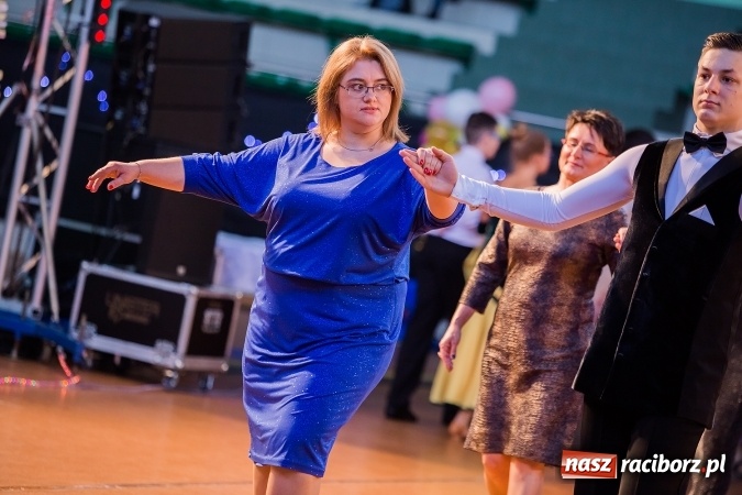 Zdjęcie w galerii na portalu naszraciborz.pl: Karnawałowa Rewia Tańca w Arenie Rafako wiadomości z regionu