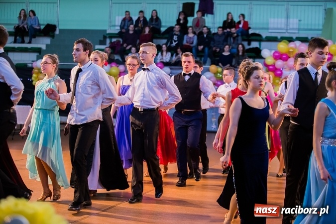 Zdjęcie w galerii na portalu naszraciborz.pl: Karnawałowa Rewia Tańca w Arenie Rafako wiadomości z regionu