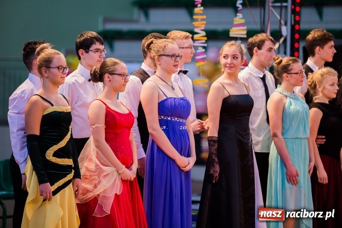 Zdjęcie w galerii na portalu naszraciborz.pl: Karnawałowa Rewia Tańca w Arenie Rafako wiadomości z regionu