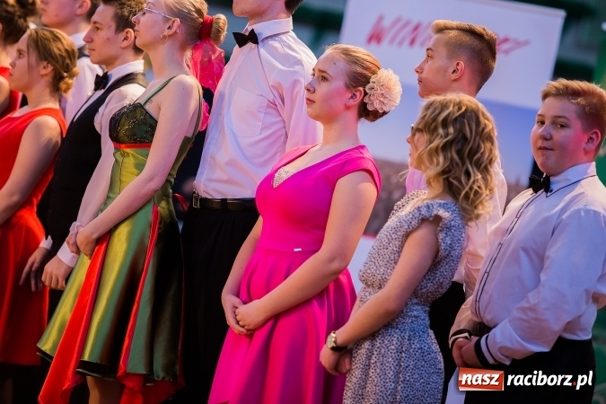 Zdjęcie w galerii na portalu naszraciborz.pl: Karnawałowa Rewia Tańca w Arenie Rafako wiadomości z regionu