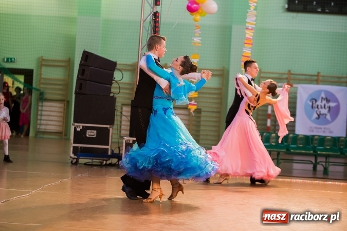 Zdjęcie w galerii na portalu naszraciborz.pl: Karnawałowa Rewia Tańca w Arenie Rafako wiadomości z regionu