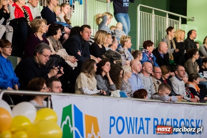 Zdjęcie w galerii na portalu naszraciborz.pl: Karnawałowa Rewia Tańca w Arenie Rafako wiadomości z regionu