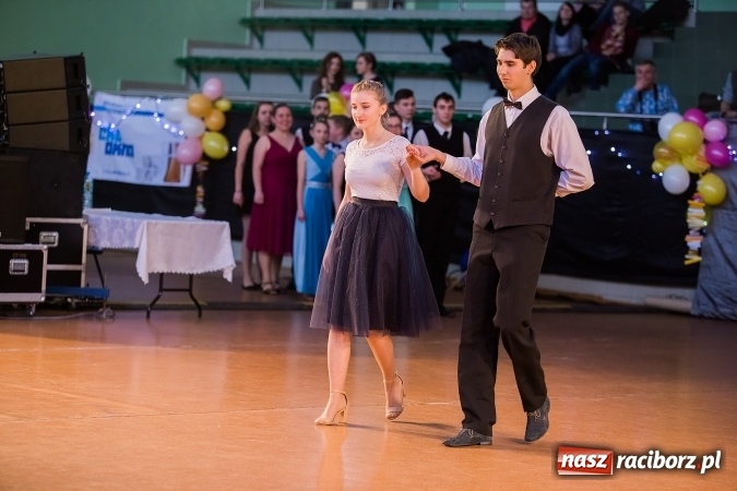 Zdjęcie w galerii na portalu naszraciborz.pl: Karnawałowa Rewia Tańca w Arenie Rafako wiadomości z regionu