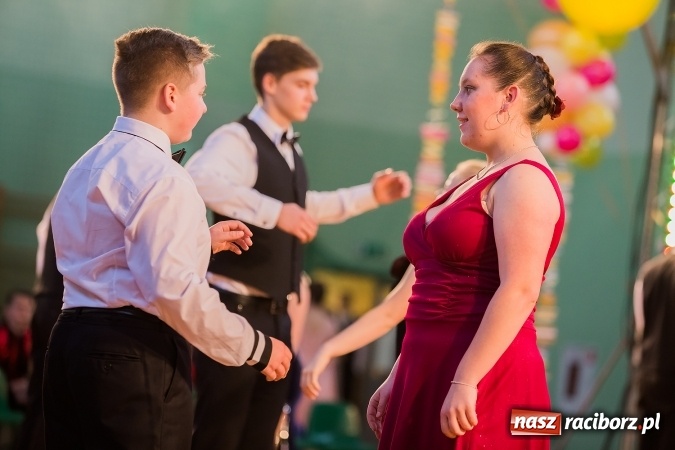 Zdjęcie w galerii na portalu naszraciborz.pl: Karnawałowa Rewia Tańca w Arenie Rafako wiadomości z regionu