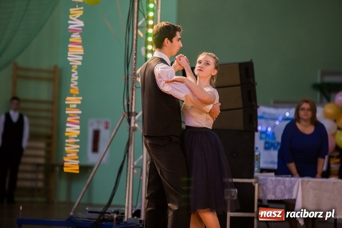 Zdjęcie w galerii na portalu naszraciborz.pl: Karnawałowa Rewia Tańca w Arenie Rafako wiadomości z regionu