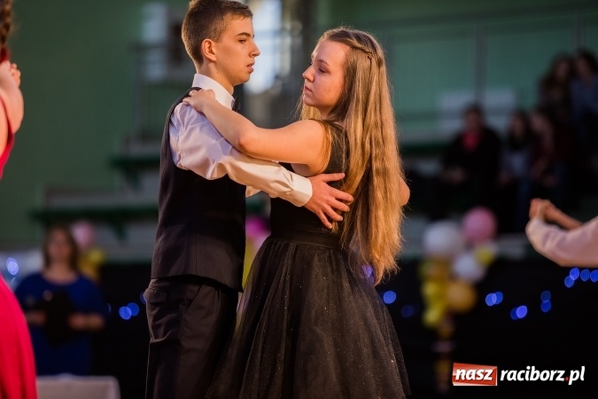 Zdjęcie w galerii na portalu naszraciborz.pl: Karnawałowa Rewia Tańca w Arenie Rafako wiadomości z regionu