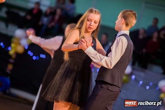 Zdjęcie w galerii na portalu naszraciborz.pl: Karnawałowa Rewia Tańca w Arenie Rafako wiadomości z regionu