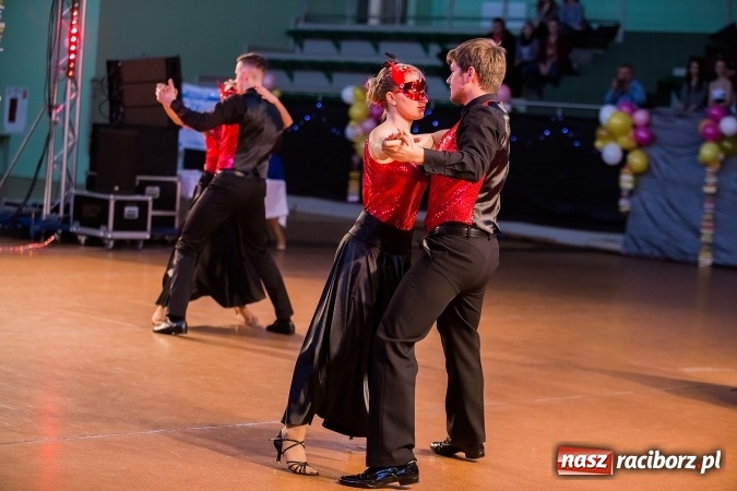 Zdjęcie w galerii na portalu naszraciborz.pl: Karnawałowa Rewia Tańca w Arenie Rafako wiadomości z regionu