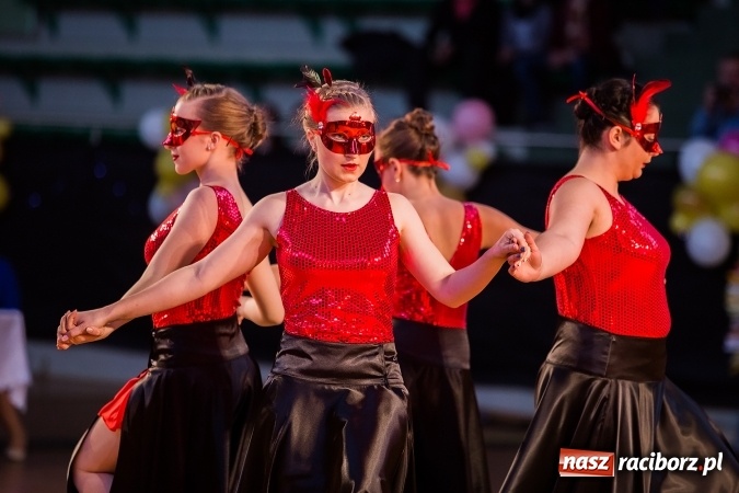 Zdjęcie w galerii na portalu naszraciborz.pl: Karnawałowa Rewia Tańca w Arenie Rafako wiadomości z regionu