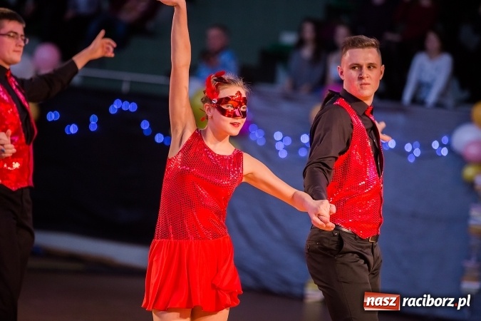 Zdjęcie w galerii na portalu naszraciborz.pl: Karnawałowa Rewia Tańca w Arenie Rafako wiadomości z regionu