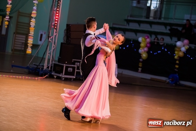 Zdjęcie w galerii na portalu naszraciborz.pl: Karnawałowa Rewia Tańca w Arenie Rafako wiadomości z regionu