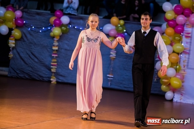 Zdjęcie w galerii na portalu naszraciborz.pl: Karnawałowa Rewia Tańca w Arenie Rafako wiadomości z regionu