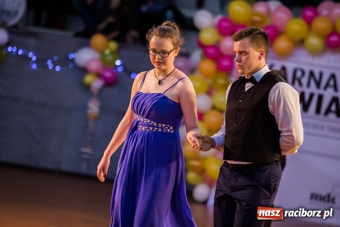 Zdjęcie w galerii na portalu naszraciborz.pl: Karnawałowa Rewia Tańca w Arenie Rafako wiadomości z regionu