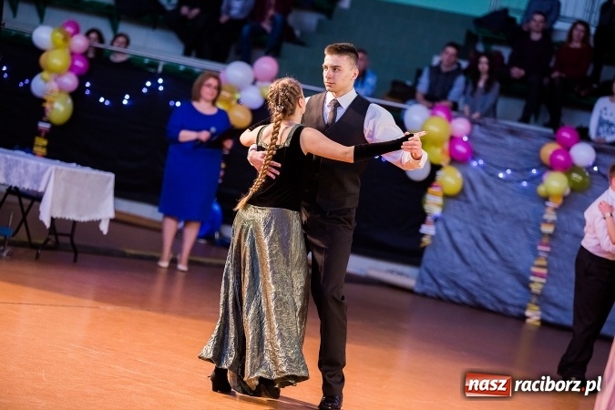 Zdjęcie w galerii na portalu naszraciborz.pl: Karnawałowa Rewia Tańca w Arenie Rafako wiadomości z regionu