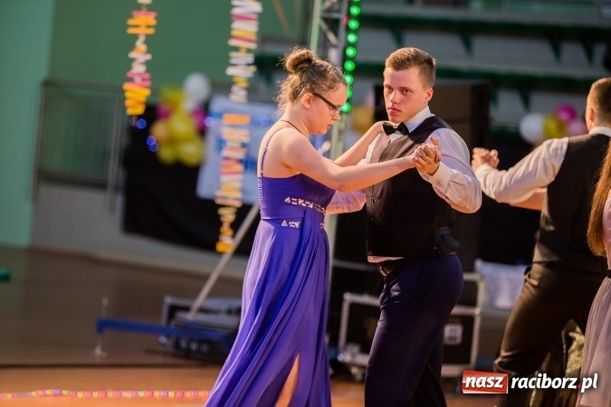 Zdjęcie w galerii na portalu naszraciborz.pl: Karnawałowa Rewia Tańca w Arenie Rafako wiadomości z regionu