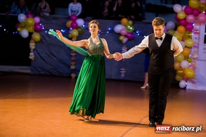Zdjęcie w galerii na portalu naszraciborz.pl: Karnawałowa Rewia Tańca w Arenie Rafako wiadomości z regionu