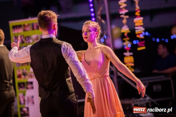 Zdjęcie w galerii na portalu naszraciborz.pl: Karnawałowa Rewia Tańca w Arenie Rafako wiadomości z regionu