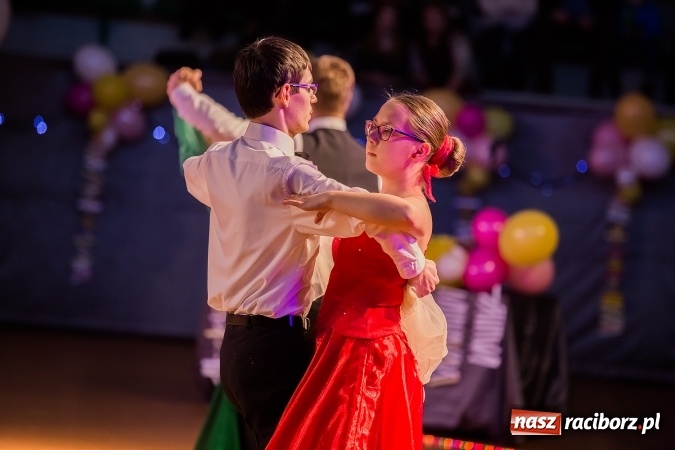 Zdjęcie w galerii na portalu naszraciborz.pl: Karnawałowa Rewia Tańca w Arenie Rafako wiadomości z regionu