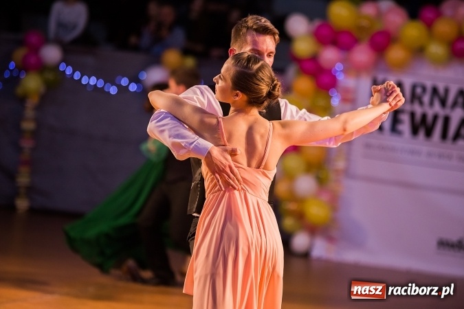 Zdjęcie w galerii na portalu naszraciborz.pl: Karnawałowa Rewia Tańca w Arenie Rafako wiadomości z regionu