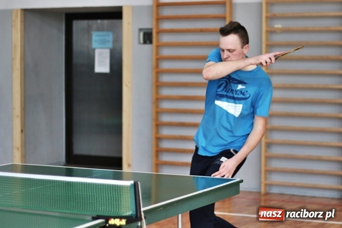 Zdjęcie w galerii na portalu naszraciborz.pl: Mistrzostwa Przedsiębiorstwa Majnusz w tenisie wiadomości z regionu