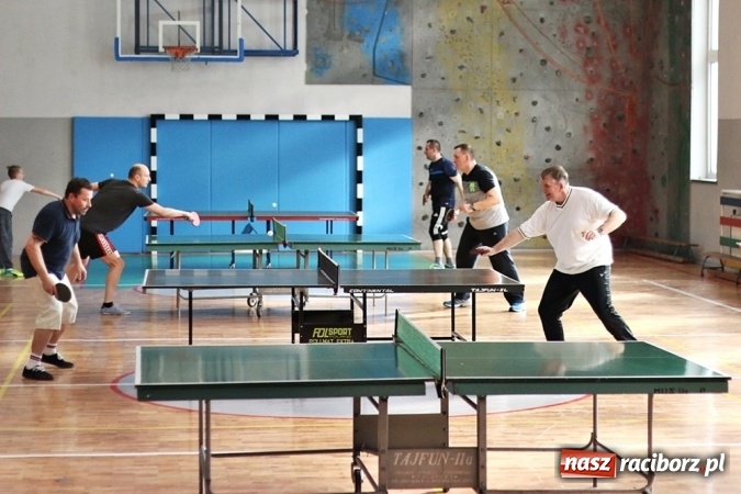 Zdjęcie w galerii na portalu naszraciborz.pl: Mistrzostwa Przedsiębiorstwa Majnusz w tenisie wiadomości z regionu