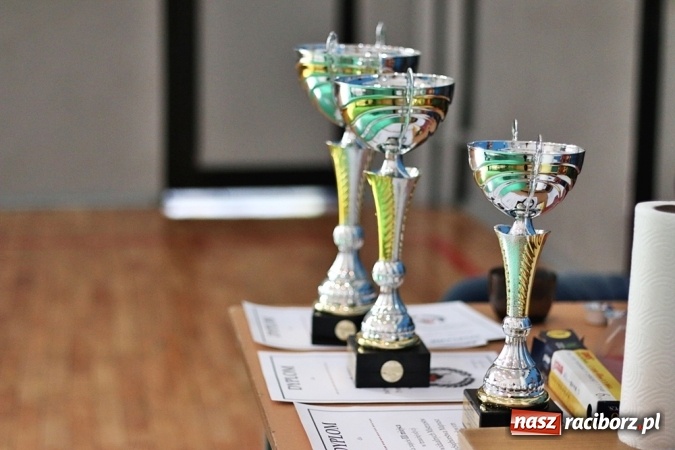 Zdjęcie w galerii na portalu naszraciborz.pl: Mistrzostwa Przedsiębiorstwa Majnusz w tenisie wiadomości z regionu