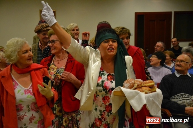 Zdjęcie w galerii na portalu naszraciborz.pl: Lwowska muzyka, przepiękne stroje i dekoracje, czyli Lwowska domówka na Zamku Piastowskim  wiadomości z regionu