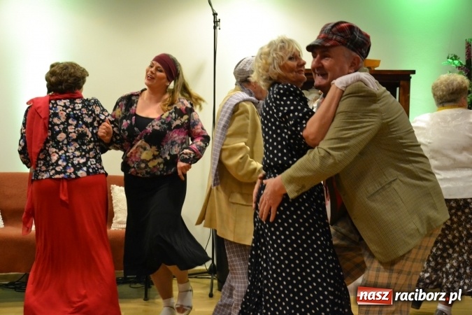 Zdjęcie w galerii na portalu naszraciborz.pl: Lwowska muzyka, przepiękne stroje i dekoracje, czyli Lwowska domówka na Zamku Piastowskim  wiadomości z regionu