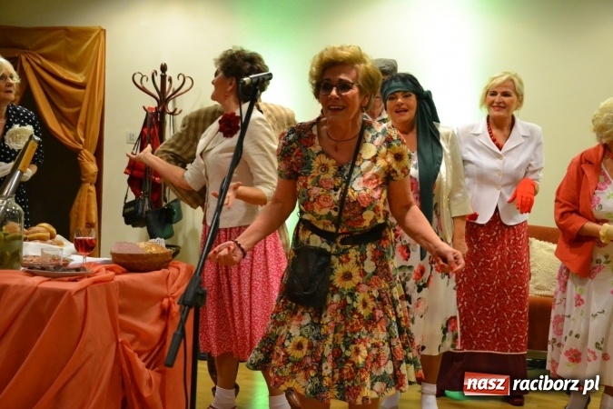 Zdjęcie w galerii na portalu naszraciborz.pl: Lwowska muzyka, przepiękne stroje i dekoracje, czyli Lwowska domówka na Zamku Piastowskim  wiadomości z regionu