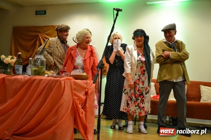 Zdjęcie w galerii na portalu naszraciborz.pl: Lwowska muzyka, przepiękne stroje i dekoracje, czyli Lwowska domówka na Zamku Piastowskim  wiadomości z regionu