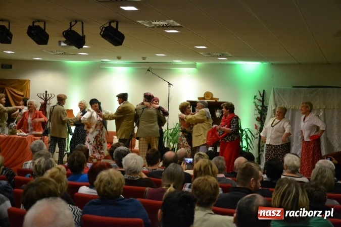 Zdjęcie w galerii na portalu naszraciborz.pl: Lwowska muzyka, przepiękne stroje i dekoracje, czyli Lwowska domówka na Zamku Piastowskim  wiadomości z regionu