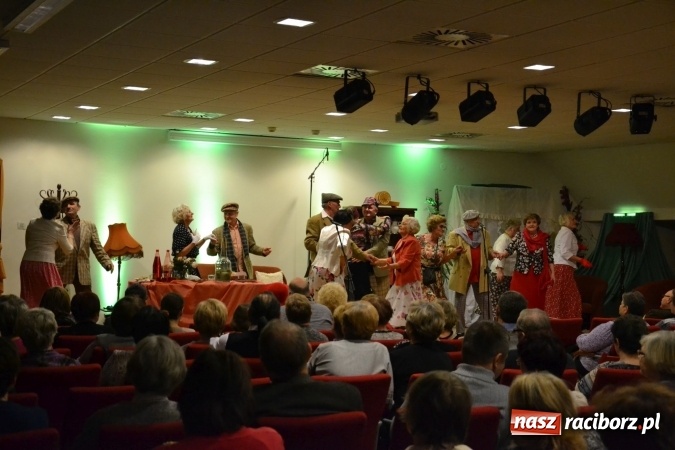 Zdjęcie w galerii na portalu naszraciborz.pl: Lwowska muzyka, przepiękne stroje i dekoracje, czyli Lwowska domówka na Zamku Piastowskim  wiadomości z regionu