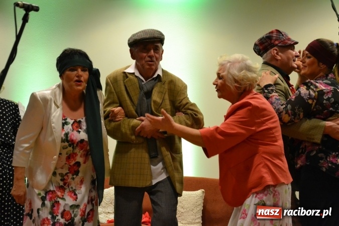 Zdjęcie w galerii na portalu naszraciborz.pl: Lwowska muzyka, przepiękne stroje i dekoracje, czyli Lwowska domówka na Zamku Piastowskim  wiadomości z regionu