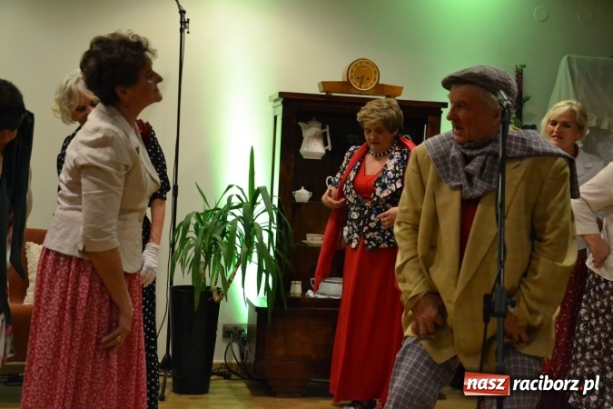 Zdjęcie w galerii na portalu naszraciborz.pl: Lwowska muzyka, przepiękne stroje i dekoracje, czyli Lwowska domówka na Zamku Piastowskim  wiadomości z regionu