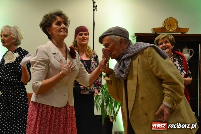 Zdjęcie w galerii na portalu naszraciborz.pl: Lwowska muzyka, przepiękne stroje i dekoracje, czyli Lwowska domówka na Zamku Piastowskim  wiadomości z regionu