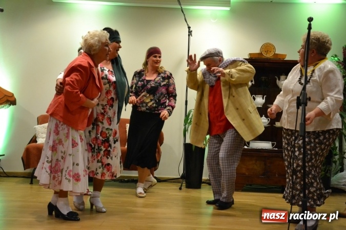 Zdjęcie w galerii na portalu naszraciborz.pl: Lwowska muzyka, przepiękne stroje i dekoracje, czyli Lwowska domówka na Zamku Piastowskim  wiadomości z regionu