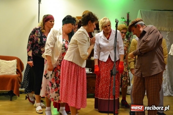 Zdjęcie w galerii na portalu naszraciborz.pl: Lwowska muzyka, przepiękne stroje i dekoracje, czyli Lwowska domówka na Zamku Piastowskim  wiadomości z regionu