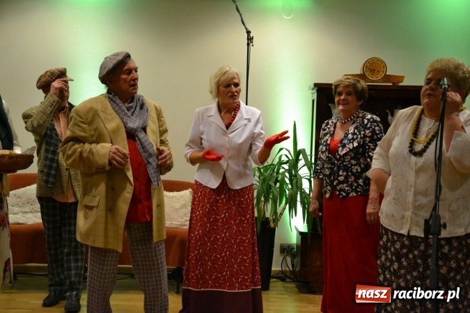 Zdjęcie w galerii na portalu naszraciborz.pl: Lwowska muzyka, przepiękne stroje i dekoracje, czyli Lwowska domówka na Zamku Piastowskim  wiadomości z regionu