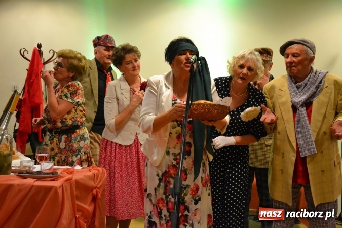 Zdjęcie w galerii na portalu naszraciborz.pl: Lwowska muzyka, przepiękne stroje i dekoracje, czyli Lwowska domówka na Zamku Piastowskim  wiadomości z regionu