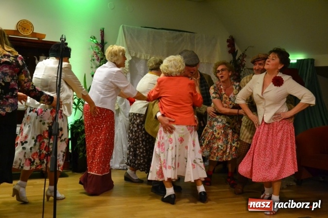 Zdjęcie w galerii na portalu naszraciborz.pl: Lwowska muzyka, przepiękne stroje i dekoracje, czyli Lwowska domówka na Zamku Piastowskim  wiadomości z regionu