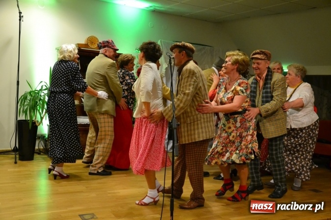 Zdjęcie w galerii na portalu naszraciborz.pl: Lwowska muzyka, przepiękne stroje i dekoracje, czyli Lwowska domówka na Zamku Piastowskim  wiadomości z regionu