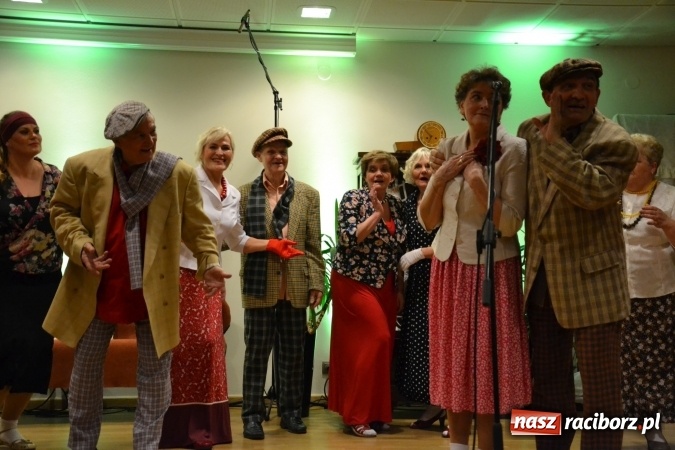 Zdjęcie w galerii na portalu naszraciborz.pl: Lwowska muzyka, przepiękne stroje i dekoracje, czyli Lwowska domówka na Zamku Piastowskim  wiadomości z regionu